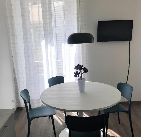 سوییت, Residence Piazza Giotti 8