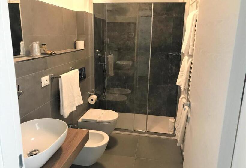 اتاق لوکس, Residence Piazza Giotti 8