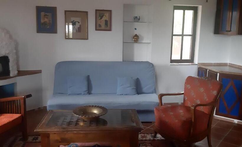 جناح مطلّ علي الحديقة, şato Triopia Butik Otel