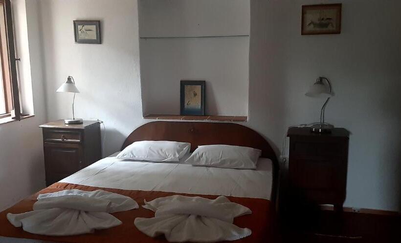 جناح مطلّ علي الحديقة, şato Triopia Butik Otel