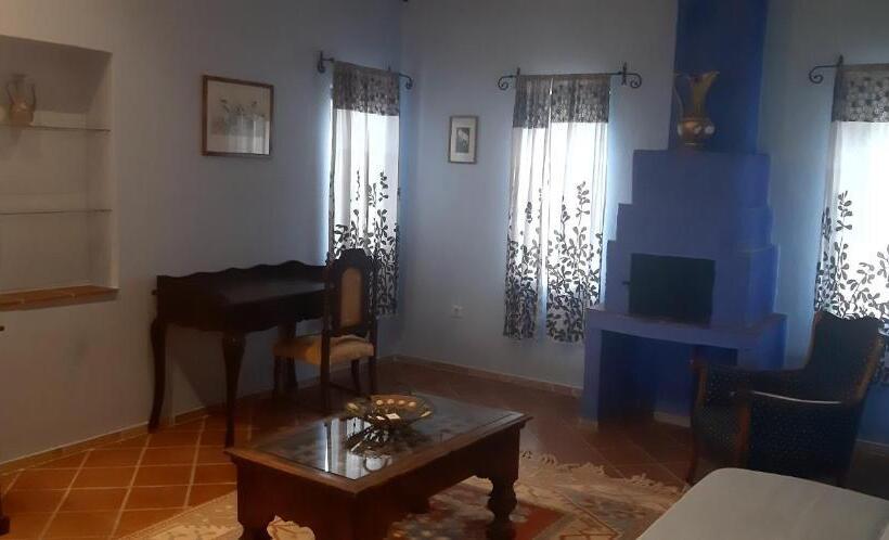 جناح مطلّ علي الحديقة, şato Triopia Butik Otel