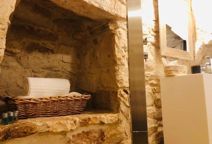 חדר דלוקס עם מיטת קינג, Augusta Trulli Resort