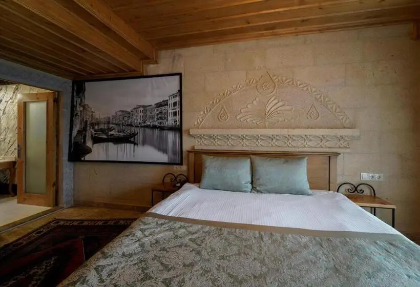Sviitti Parveke, Cratus Stone Palace