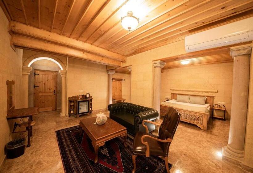 سوئیت با بالکن, Cratus Stone Palace