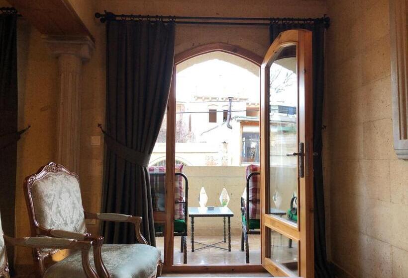 سوییت جونیور با بالکن, Cratus Stone Palace