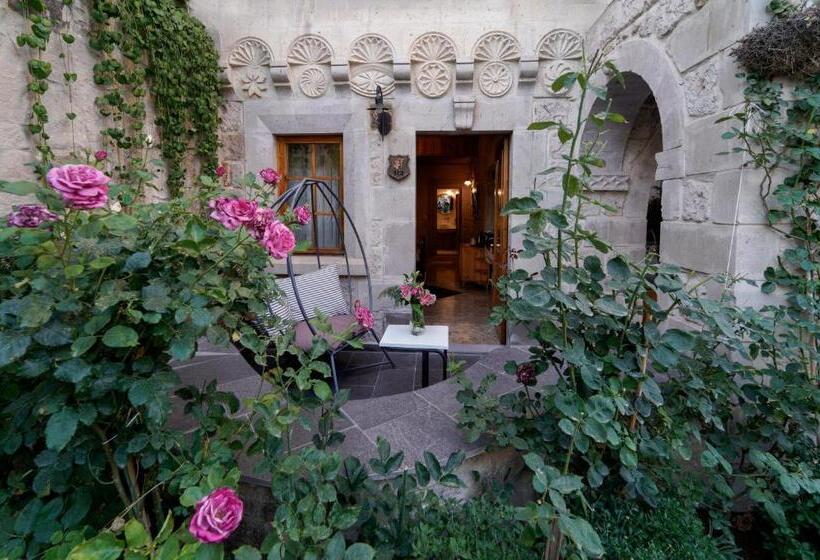 اتاق استاندارد با چشم‌انداز باغ, Cratus Stone Palace