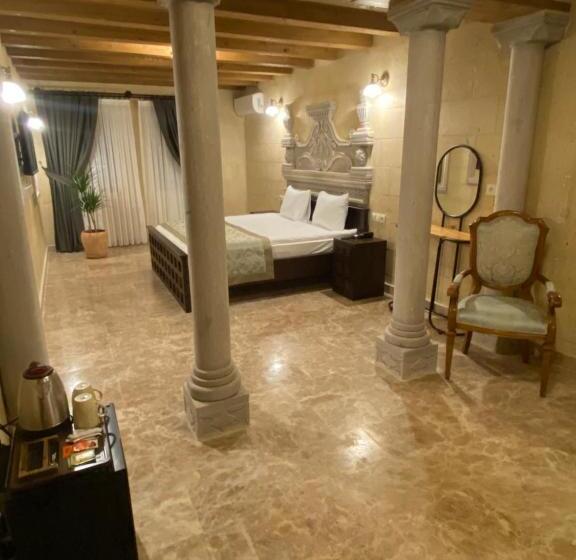 ジュニアスイート, Cratus Stone Palace