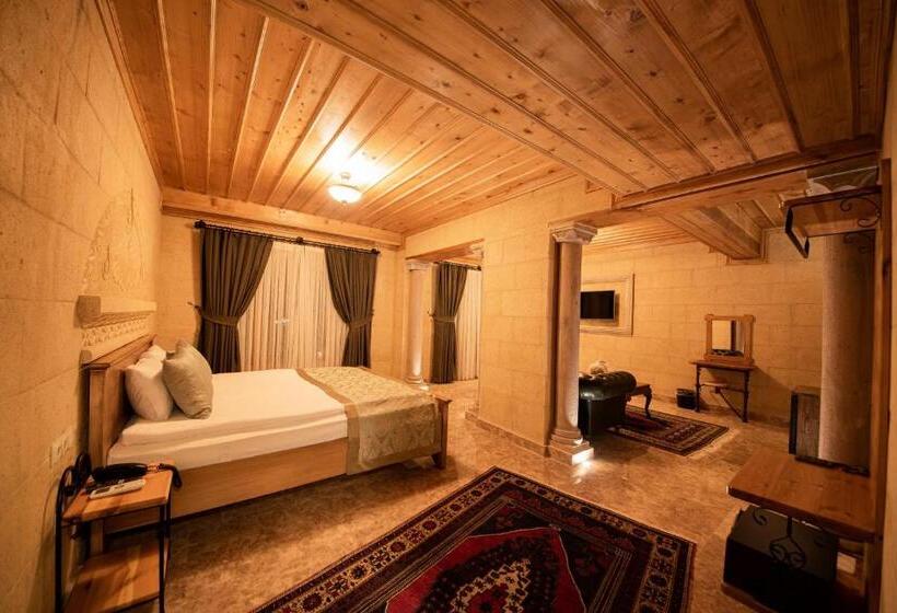 سوئیت با بالکن, Cratus Stone Palace