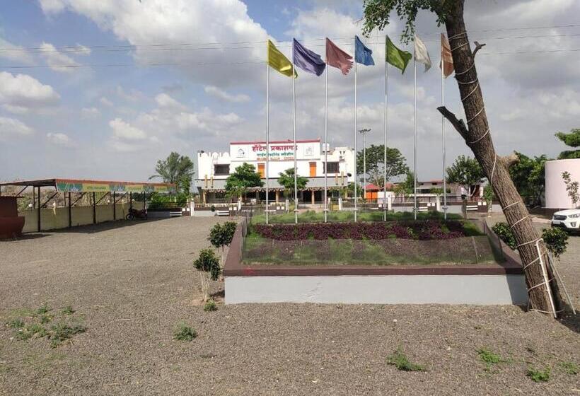 חדר קלאסי לשלושה, Spot On 82247  Prakashgadh