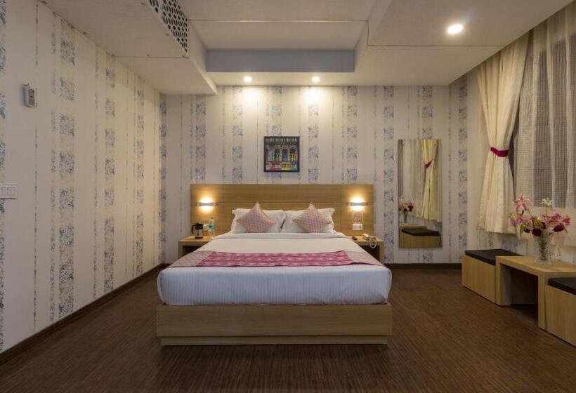 חדר פרמיום, The Solitaire Express