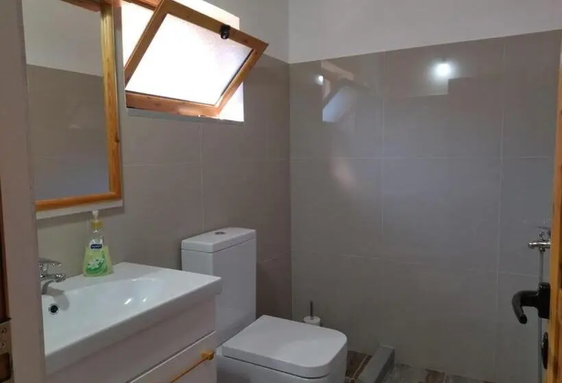 اتاق استاندارد با چشم‌انداز باغ, Bujtina Peshtan Guesthouse&camping