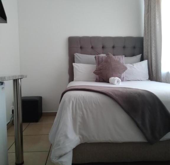 Номер Стандарт, Jnc Lodge