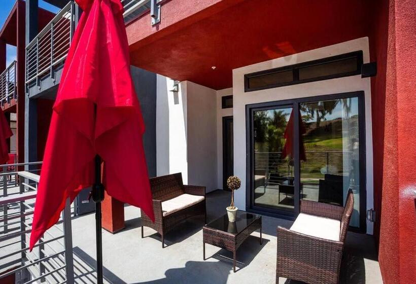 آپارتمان 1 خوابه, Cute Studio With Large Balcony And Great Park View
