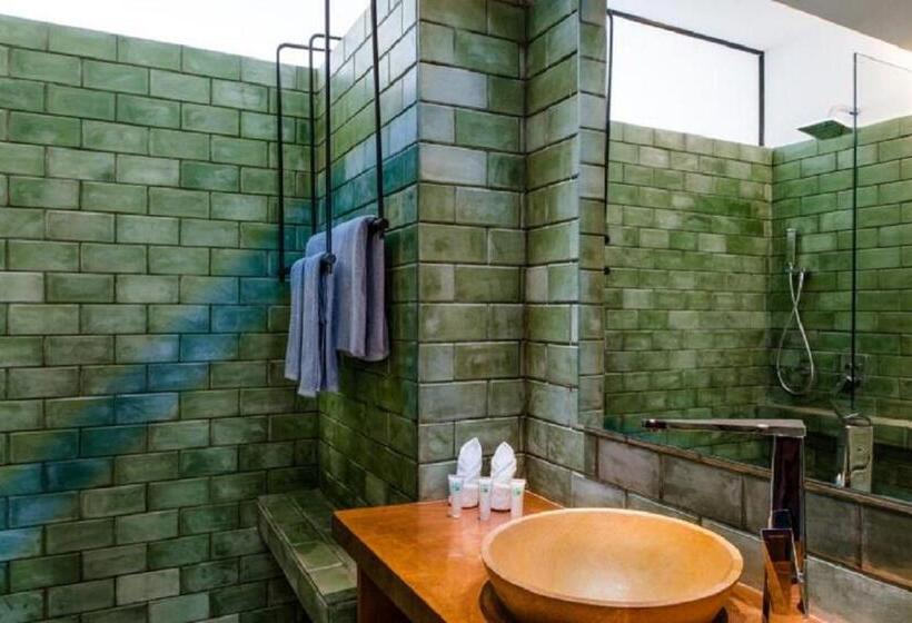 Номер Deluxe с Балконом, Atelier