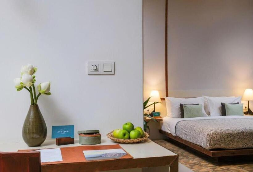 Family Suite, Atelier