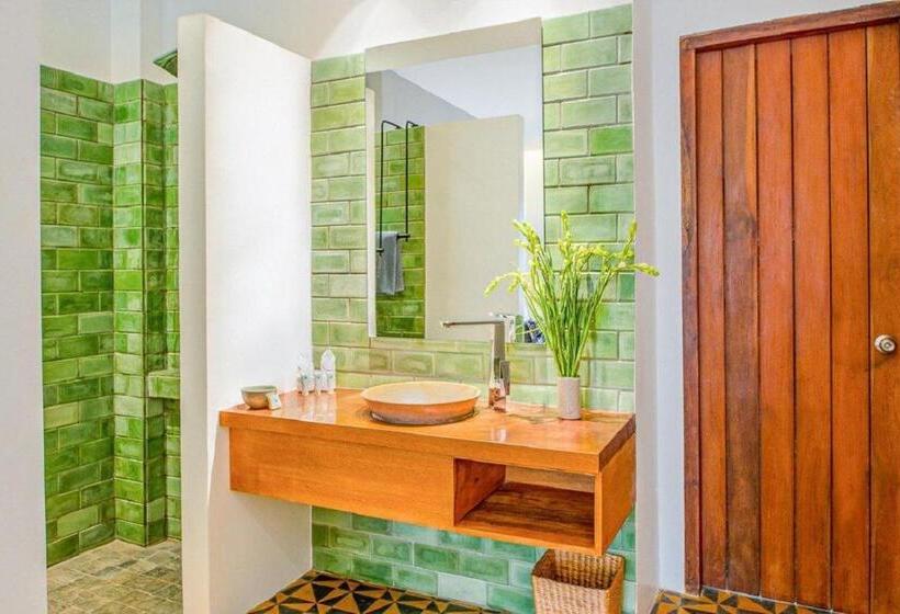 Family Suite, Atelier