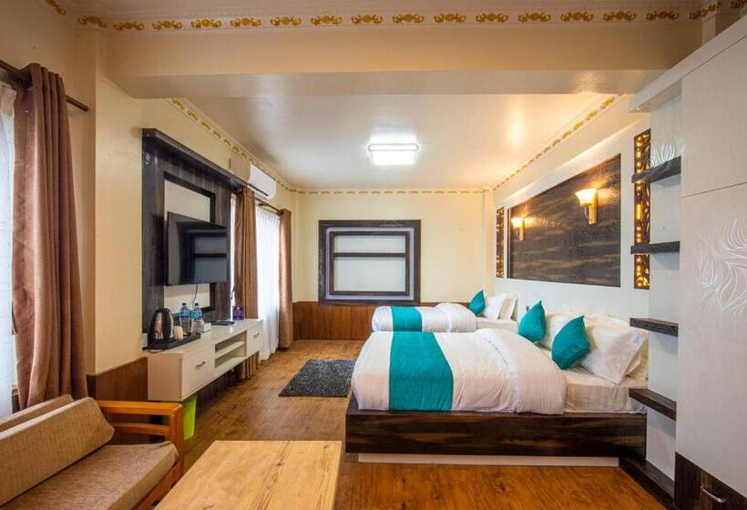 اتاق خانوادگی با چشمانداز کوه, Himalayan Glacier