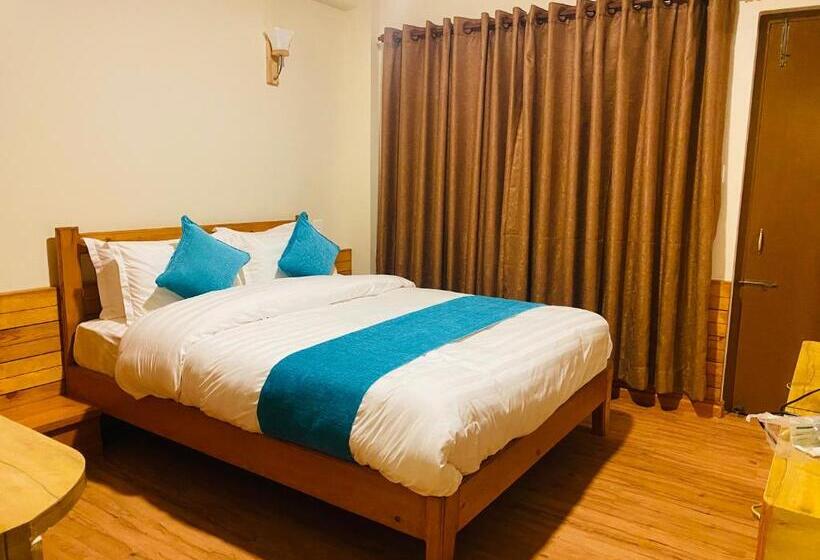 اتاق لوکس, Himalayan Glacier