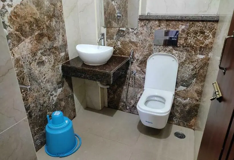Premium Neljän Hengen Huone, Home Stay @ Kommiya Inn