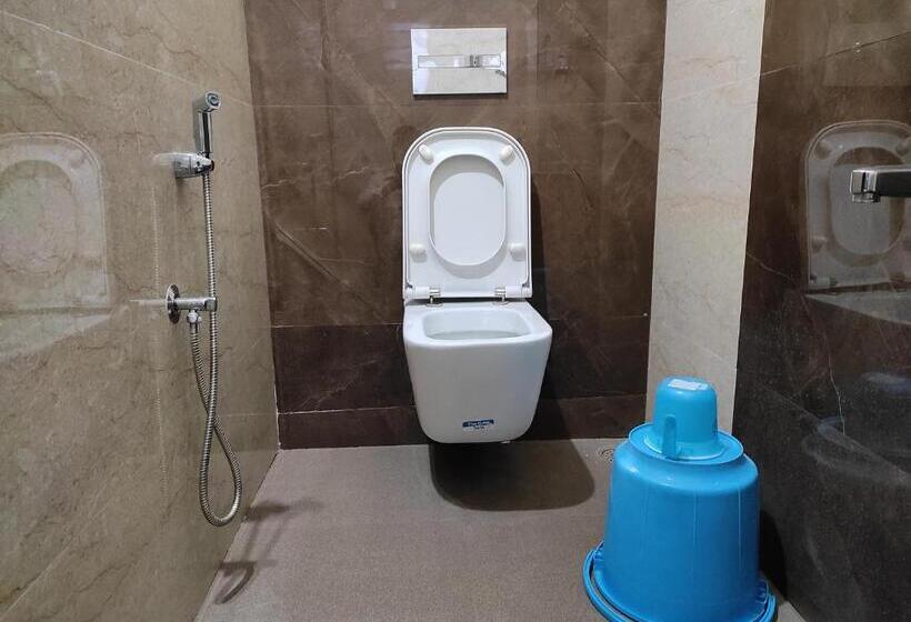 חדר פרמיום לארבעה, Home Stay @ Kommiya Inn