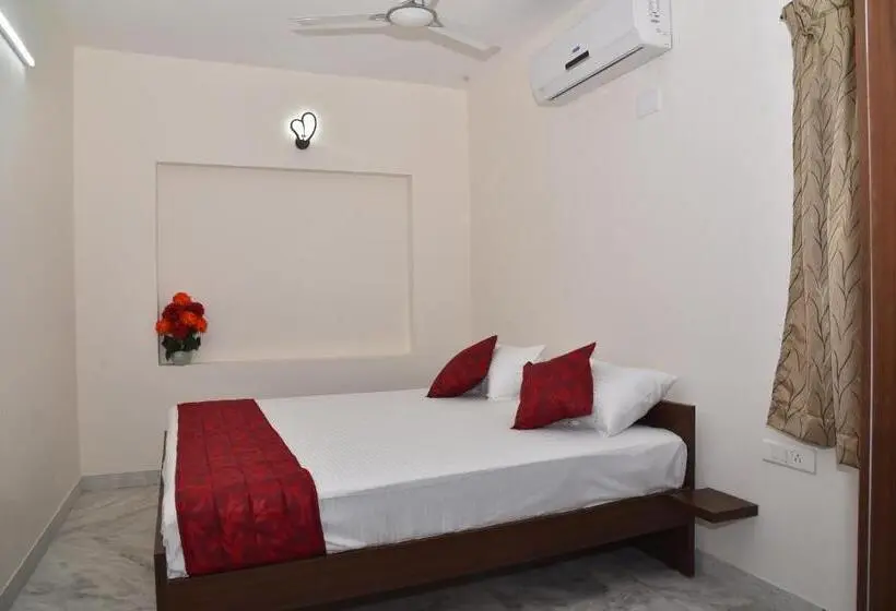Premium Neljän Hengen Huone, Home Stay @ Kommiya Inn