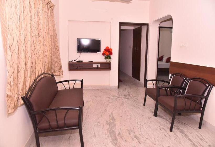 חדר משפחתי, Home Stay @ Kommiya Inn