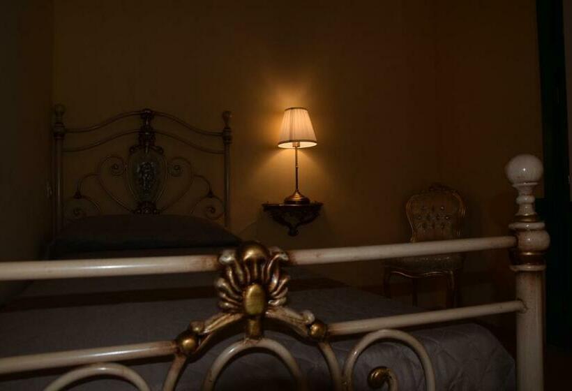 اتاق استاندارد با چشم‌انداز, Arm  Gervasio La Residenza