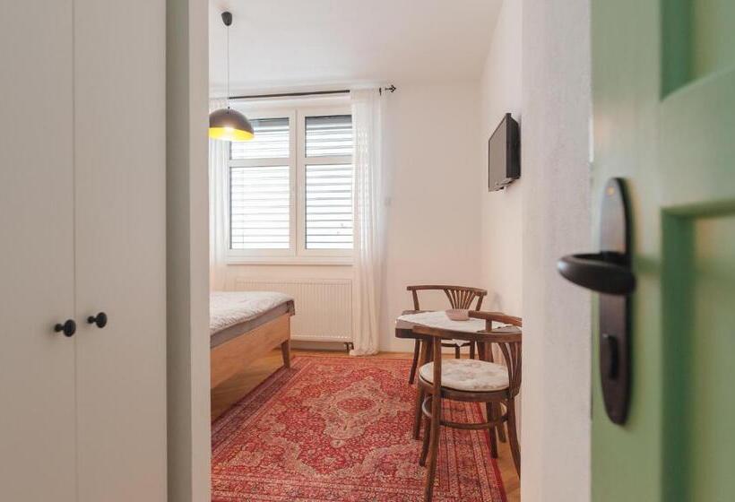 スタンダードルーム, Kozlova Vila