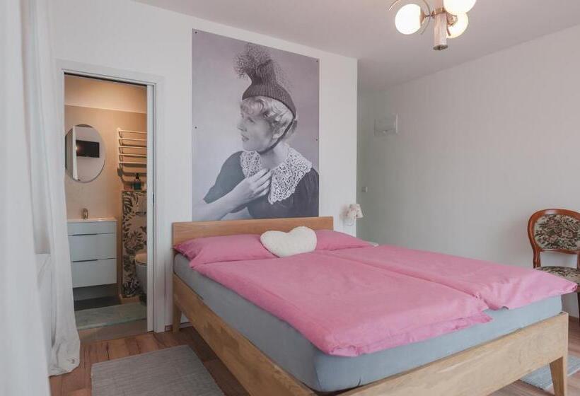 スタンダードルーム, Kozlova Vila