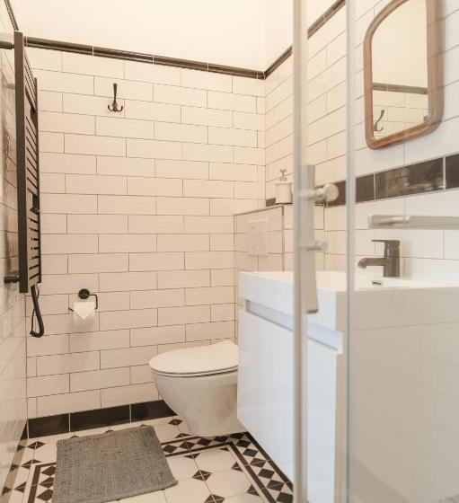 3ベッドルームアパートメント, Kozlova Vila