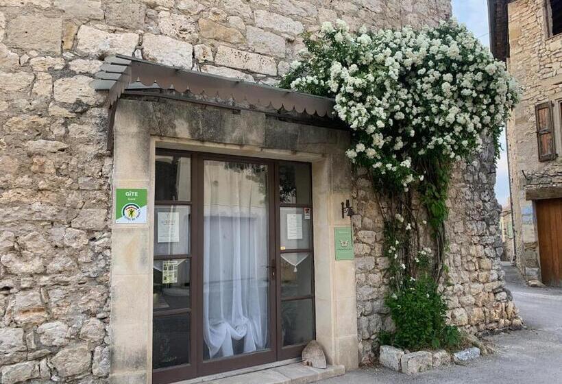 Дом 4 Спальни, La Magnanerie De Dions