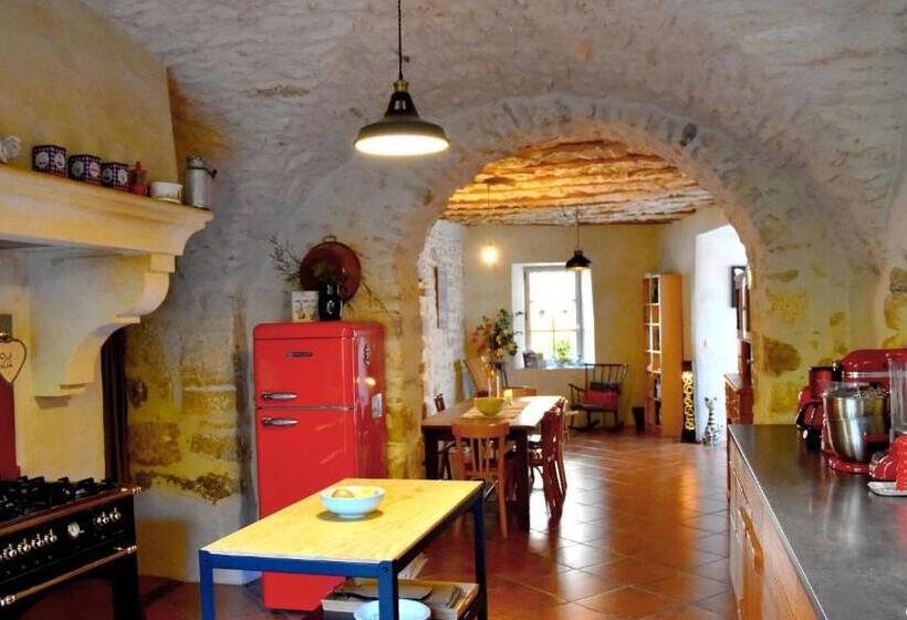 Дом 4 Спальни, La Magnanerie De Dions