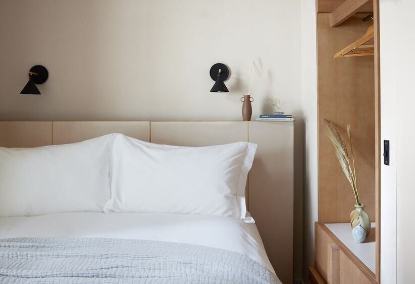 Номер Стандарт, Buckle Street Studios By Locke, Aldgate