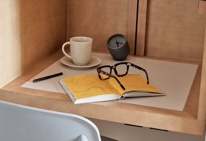 Номер Стандарт, Buckle Street Studios By Locke, Aldgate
