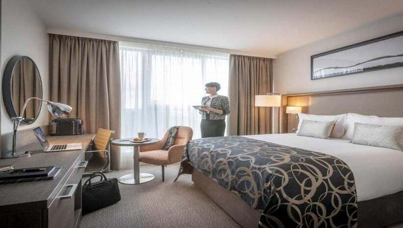 디럭스 룸, Clayton Hotel Bristol City