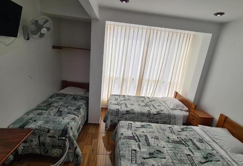 חדר קומפורט לשלושה, Hospedaje Lunita