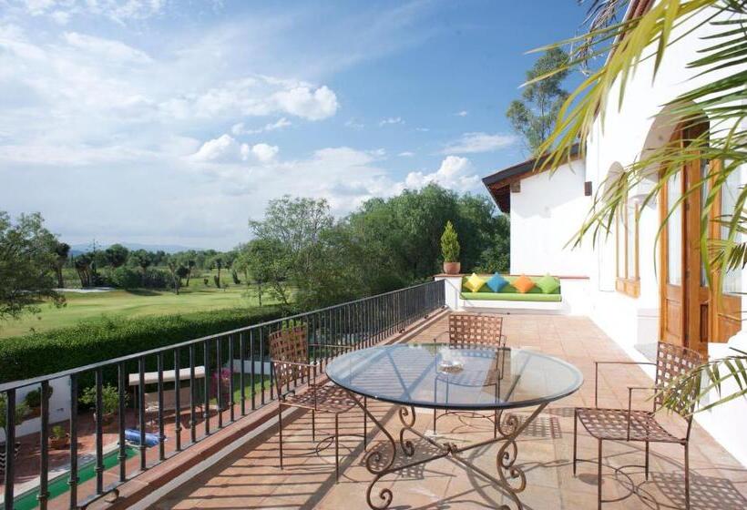 패밀리 스튜디오, La Casona De Los Colibríes