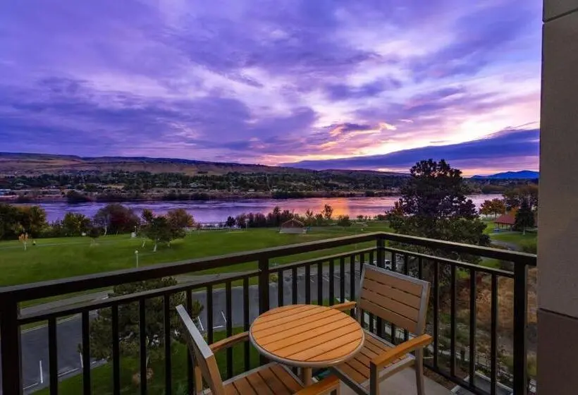 Standard studio with river view, Residence Inn By Marriott Wenatchee