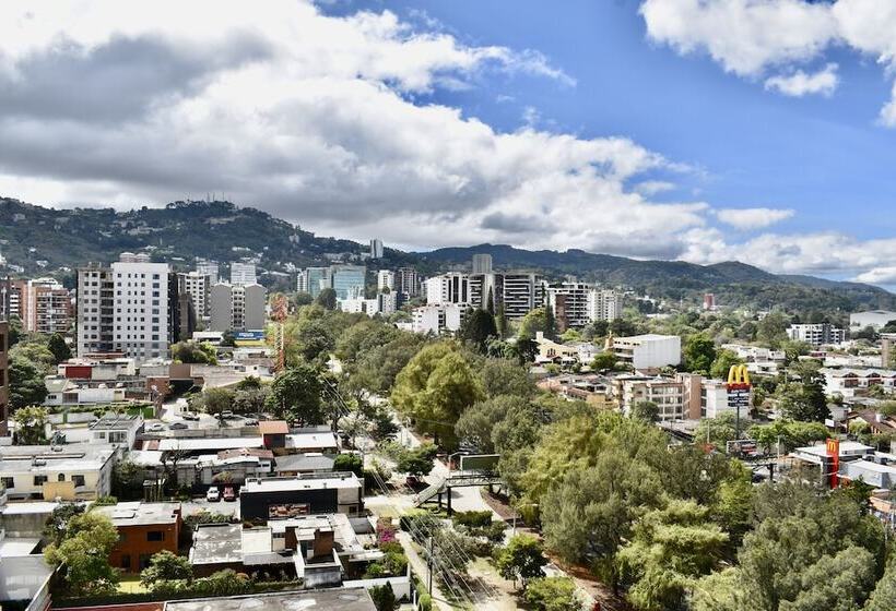 سوییت اجرایی, Vista Quince