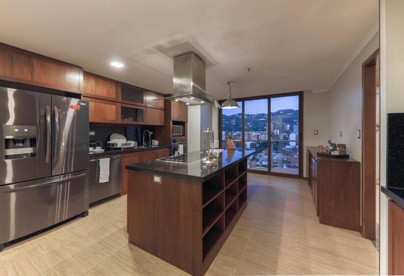 سوئیت پرزیدنت, Vista Quince