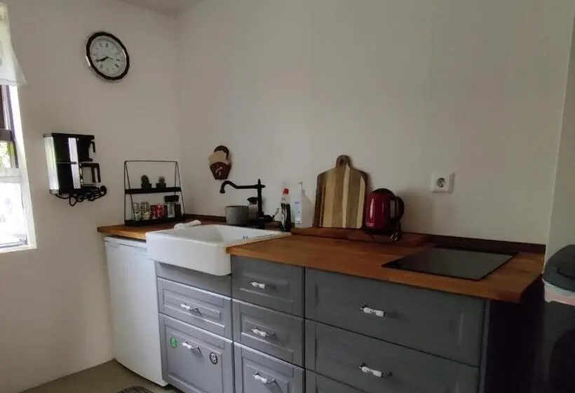 اتاق خانوادگی با چشم‌انداز دریا, Prestshús 2 Guesthouse