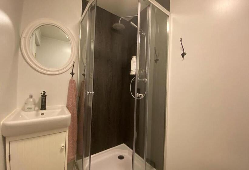 اتاق لوکس با چشمانداز دریا, Prestshús 2 Guesthouse