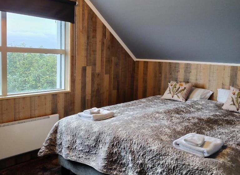 اتاق لوکس با چشمانداز دریا, Prestshús 2 Guesthouse