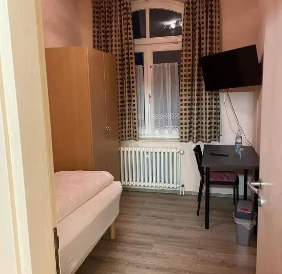 バス共有のスタンダードルーム, Relax Hotel Ludwigshafen