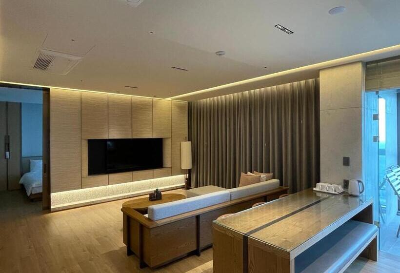 סוויטה, Sono Felice Delpino