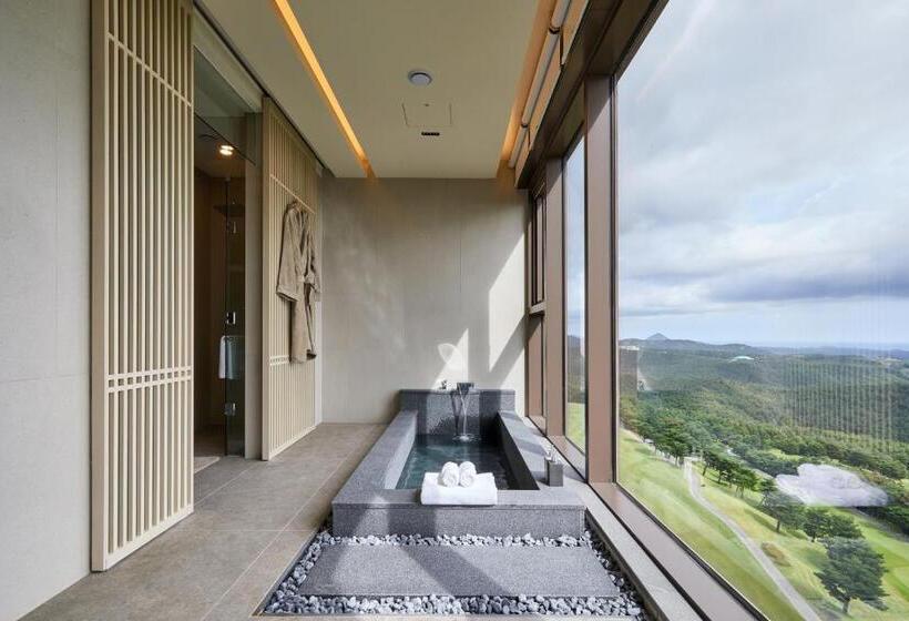 סוויטה מלכותית, Sono Felice Delpino