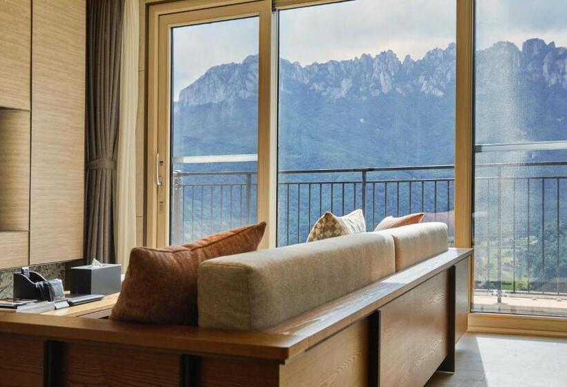 סוויטה מלכותית, Sono Felice Delpino