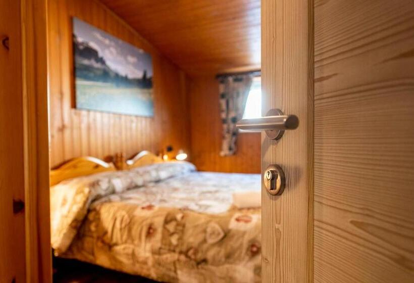 شقة دور أخير غرفتين نوم, Appartamenti Residence La Roggia