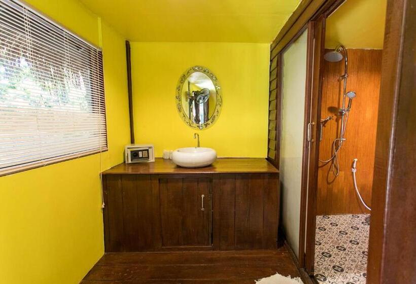 بنجلو عائلى, Bayview Hill Resort