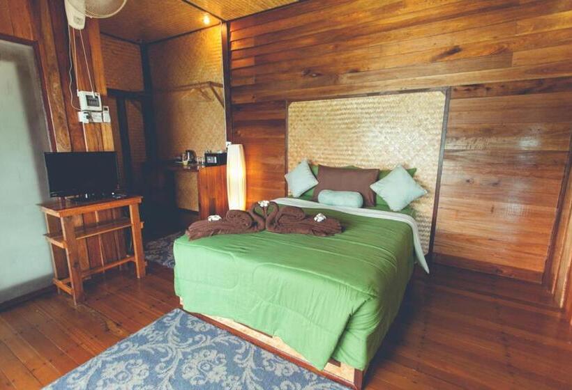 جناح مطلّ علي البحر, Bayview Hill Resort